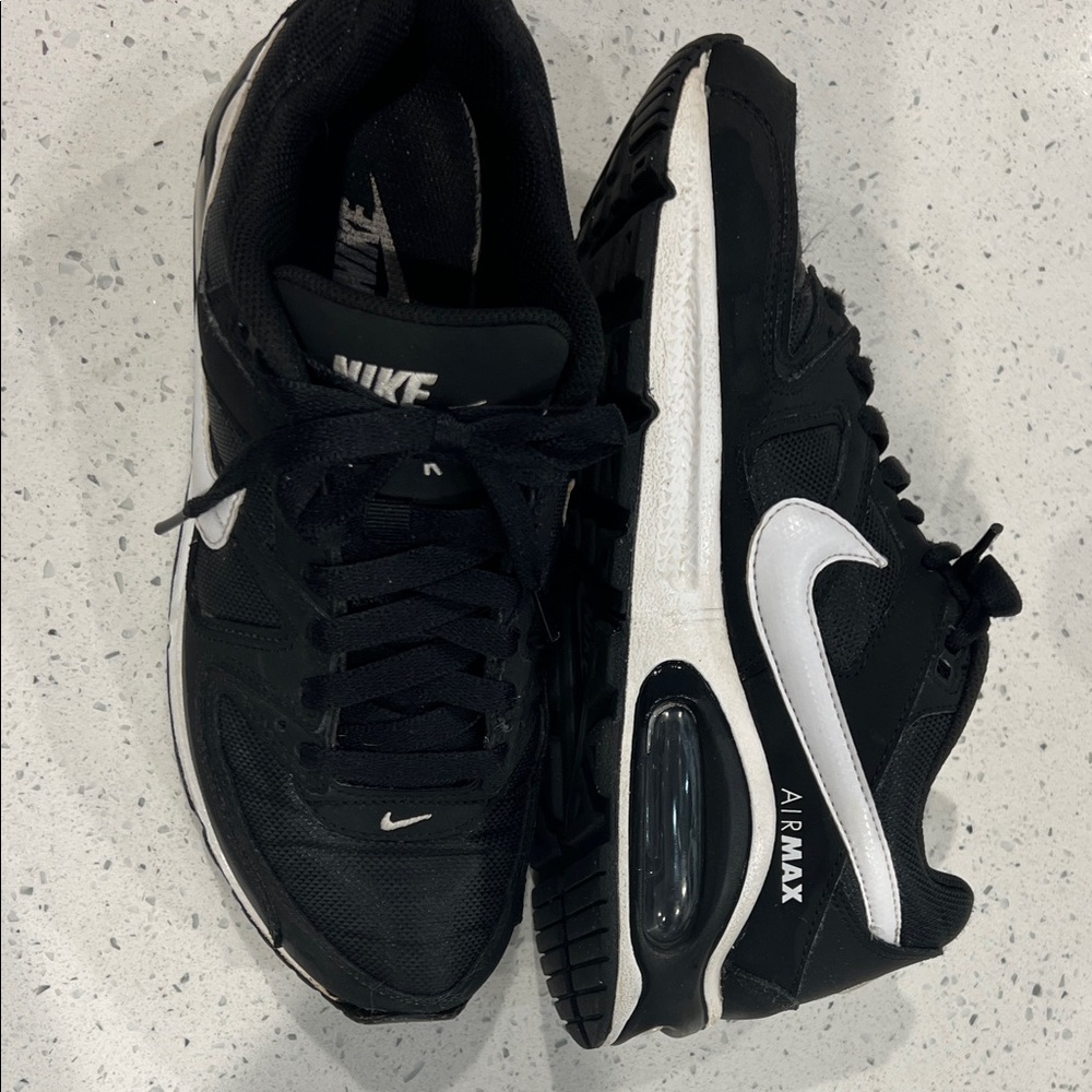 Nike Air Max Black and White Athletic Shoes Size 8 Used